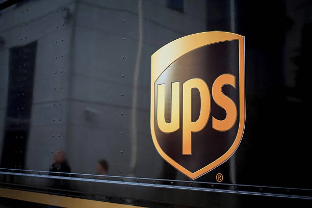 Urmărește pas cu pas livrarea coletului UPS folosind codul AWB, direct pe Woot.ro